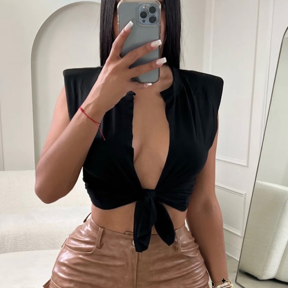 Luxe Fashion Black Tie Up Crop